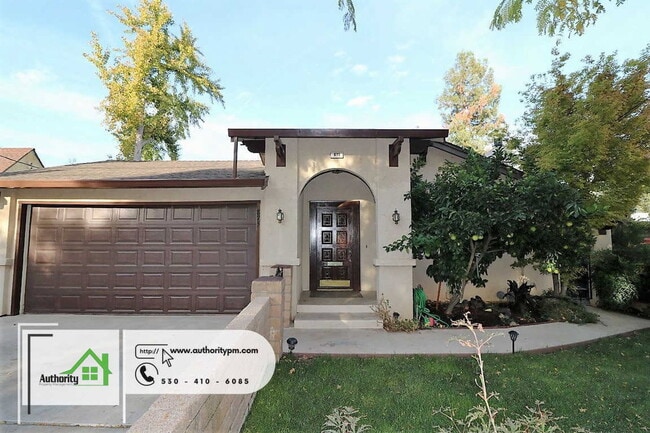 Photo - 875 Lakeview Dr