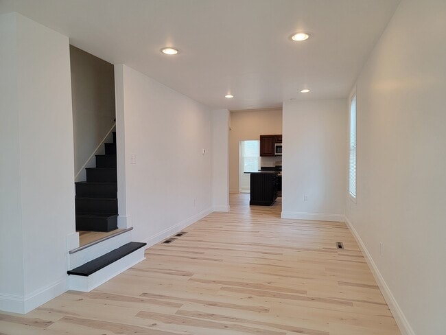 Photo - 113 E Chestnut St