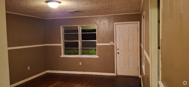 Building Photo - 4701 Lynch Dr Rental