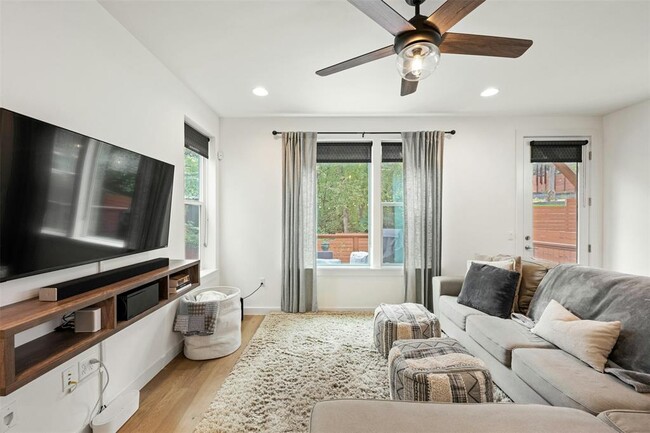 Photo - 3115 Aldwyche Dr