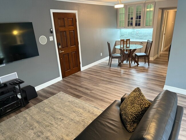 Building Photo - 505 Westcott St Unit 308