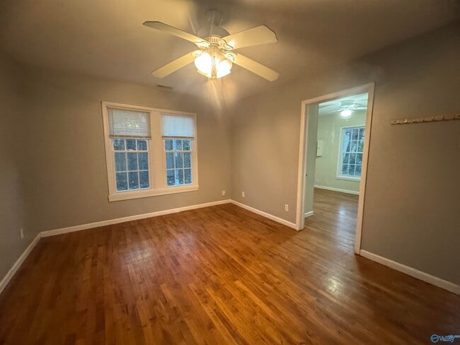 Photo - 2411 Kildare St NW