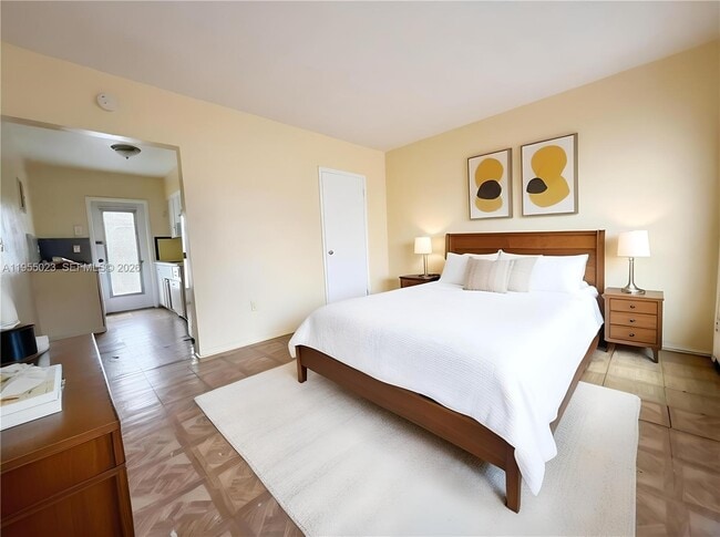 Photo - 1630 SW 4th St Unit 2