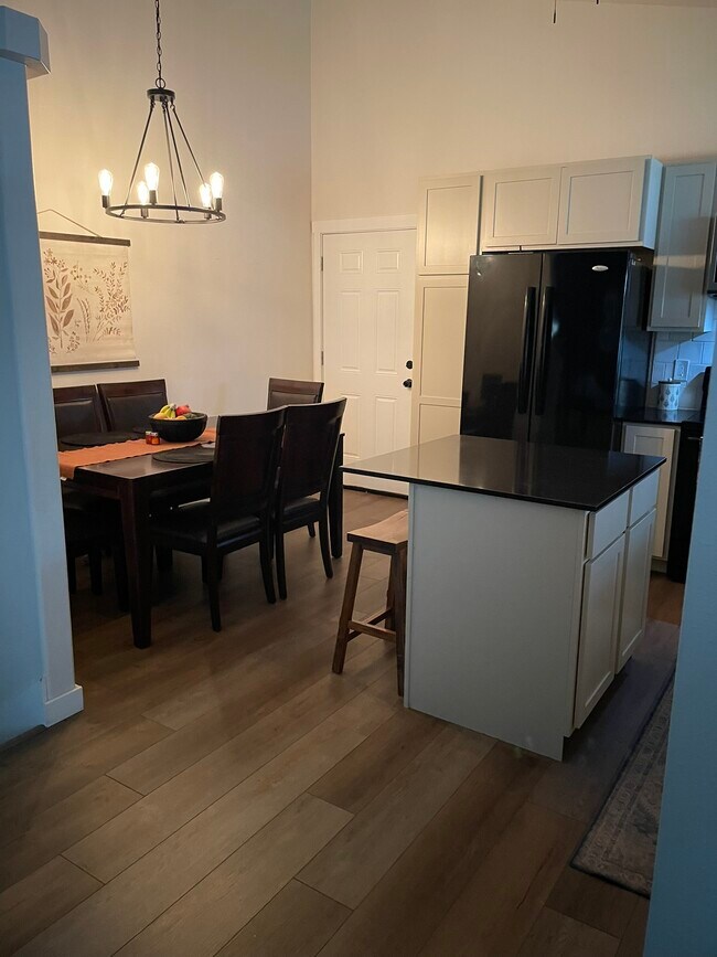 Photo - 1703 N Lea St