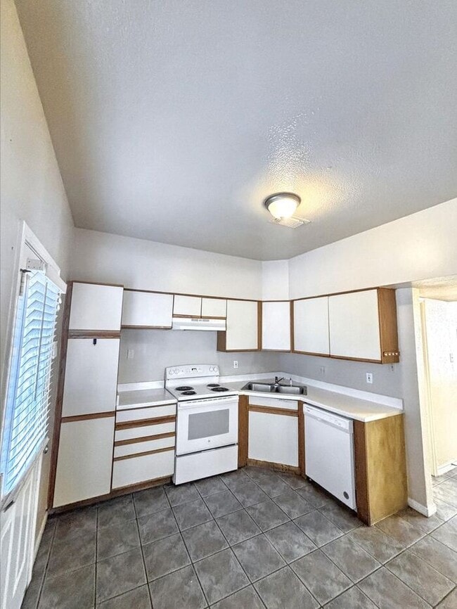 Photo - 8310 Wild Rose St