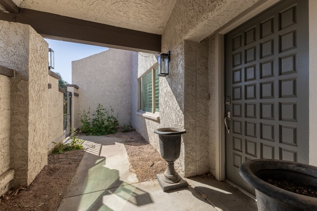 Photo - 4938 N 74th St