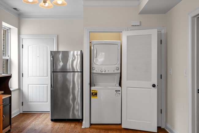 In-unit laundry - 2117 W Irving Park Rd Unit 2F