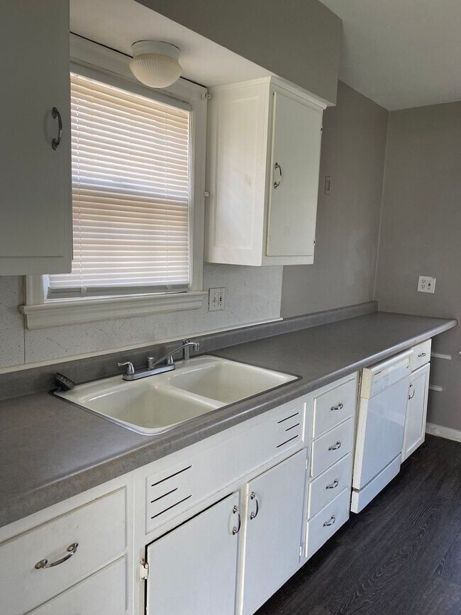 Photo - 2-Bedroom House with Detached Garage & Basement — Lafayette's North End