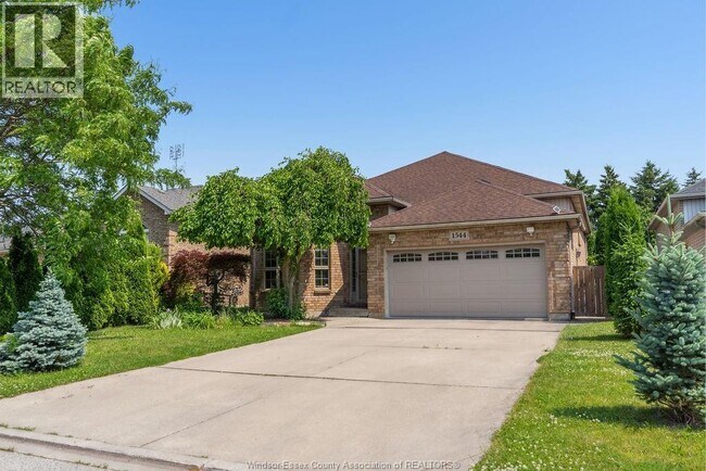 Photo - 1544 Imperial Crescent