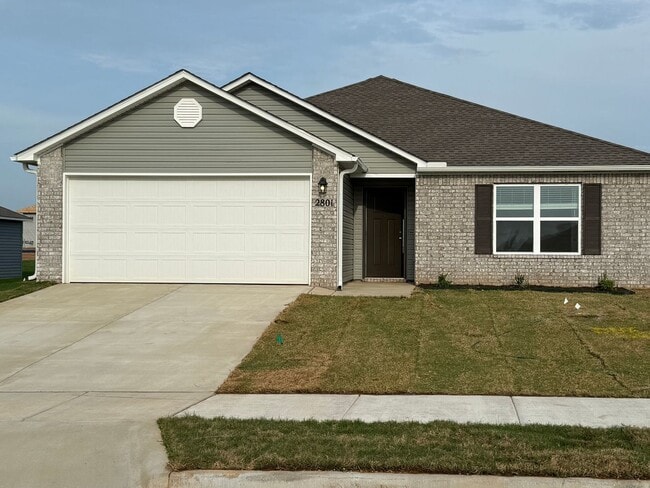 Building Photo - Charming 3-Bed, 2-Bath Home with Open Floo...