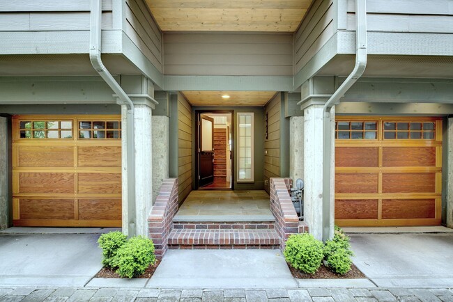Photo - 2bd/2.25ba Seattle Townhome