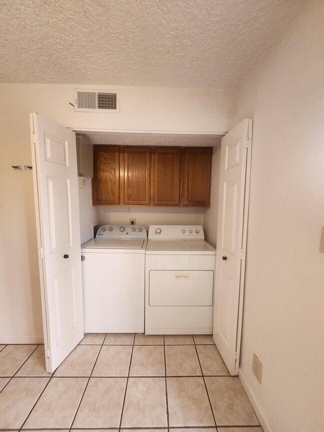 Photo - 6041 Sequoia Rd NW Unidad D7