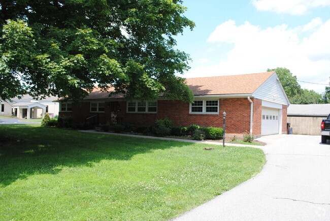 Building Photo - 8626 Whipps Bend Rd Rental