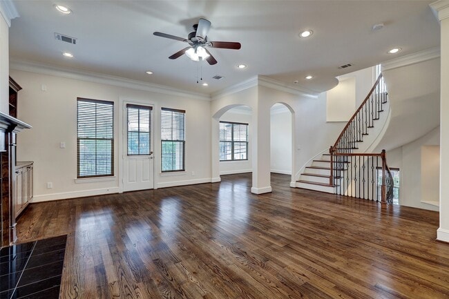 Photo - 2401 Radcliffe St