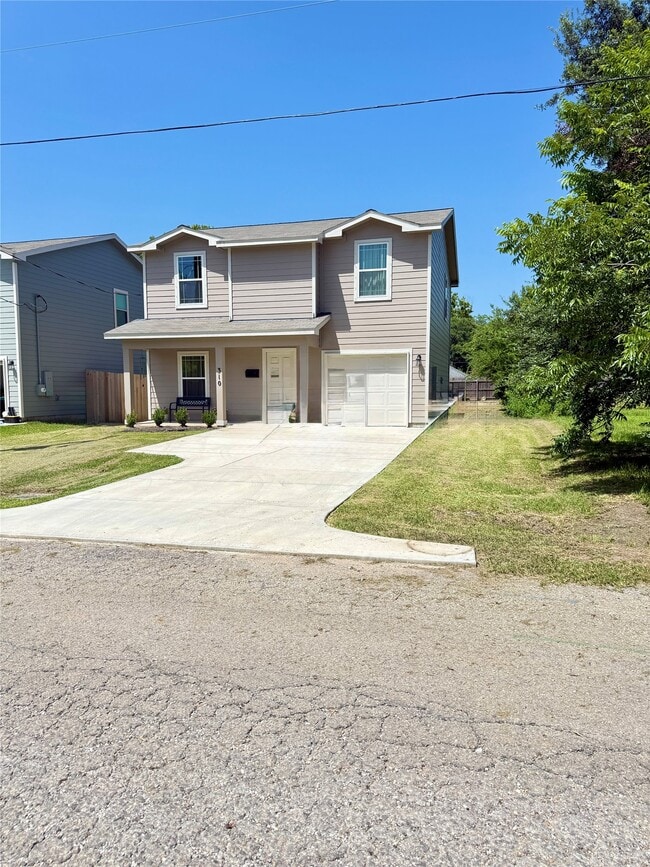Photo - 310 N Orange St