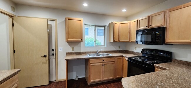 Photo - 1465 Green Bay St Unit N/A
