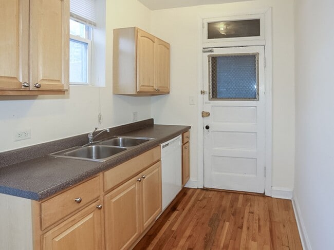 Photo - 3521-29 N. Broadway