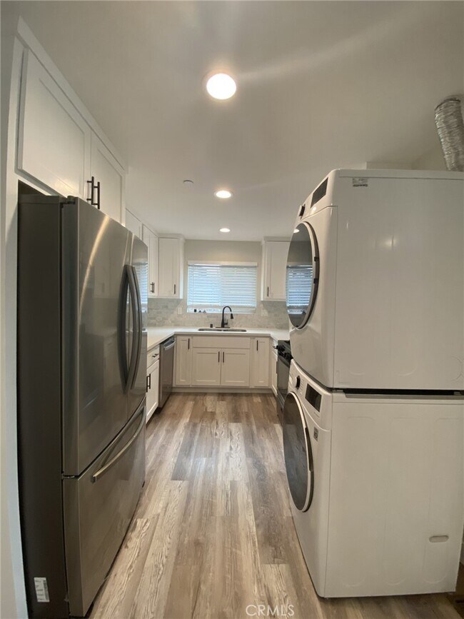 Photo - 1033 N Cummings St