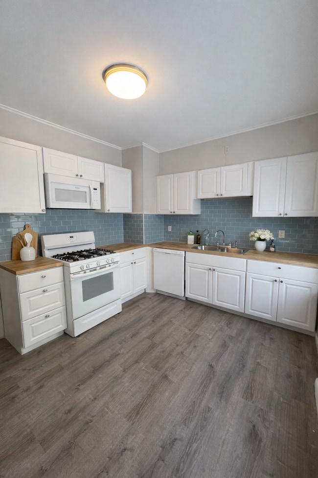 Building Photo - 580 Potomac Ave