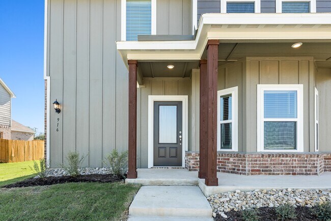 Photo - 1000 Camelia Grv Ct