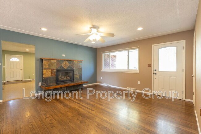 Photo - 305 Cottonwood Ct