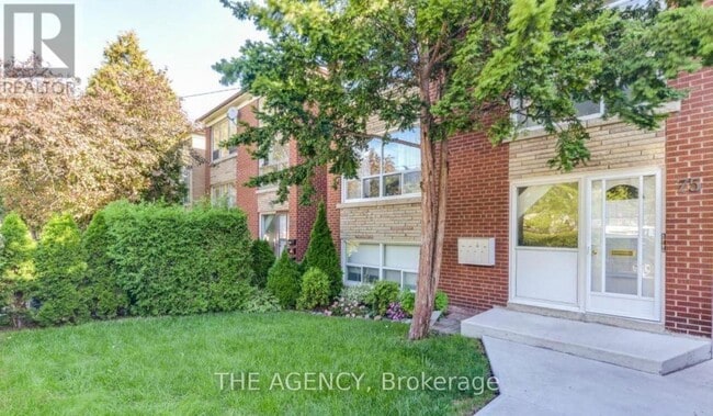 Photo - 75 Keele St Unit 1