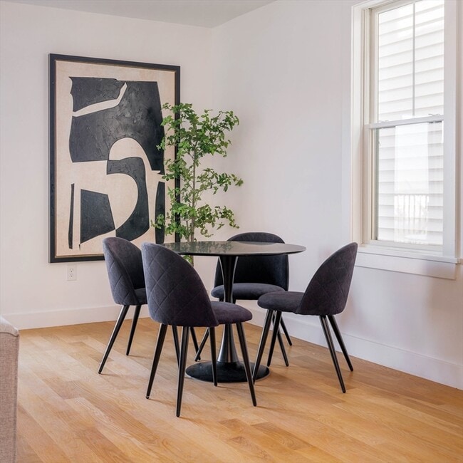 Photo - 272 E Eagle St Unit 4