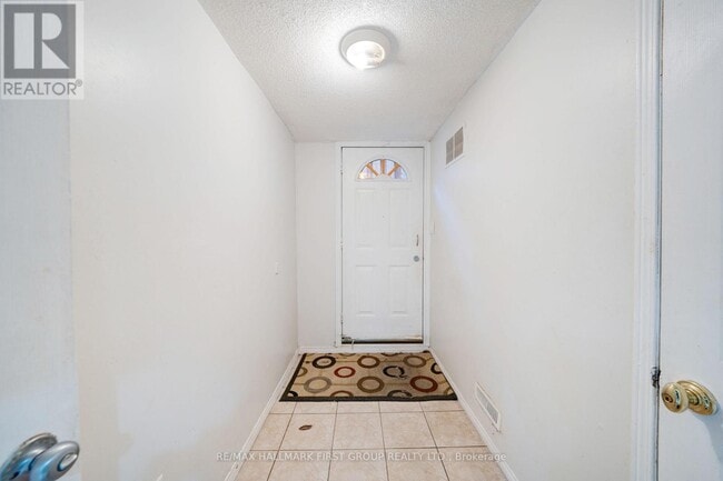 Photo - 5 Claresholme Dr