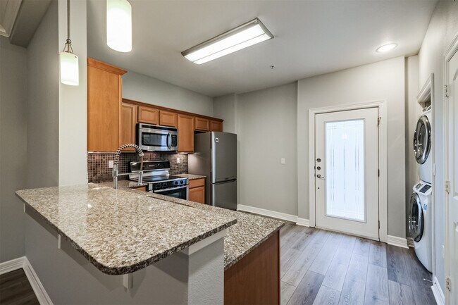 Building Photo - 3501 Chenevert St Unit True