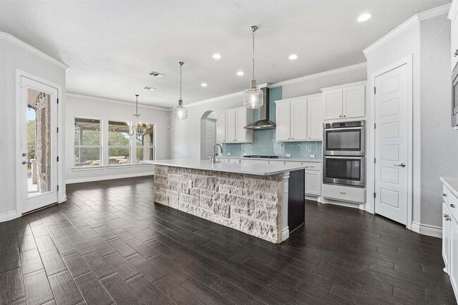 Photo - 468 Lloyd Ln