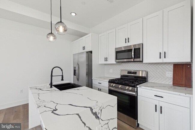 2449 N 2nd St Unidad 2