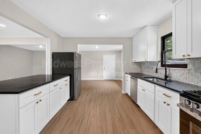 Photo - 216 Allen Dr