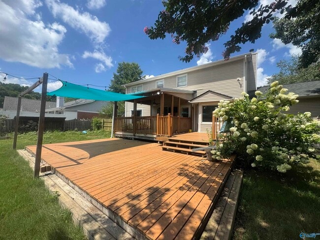 Photo - 915 Highland Dr