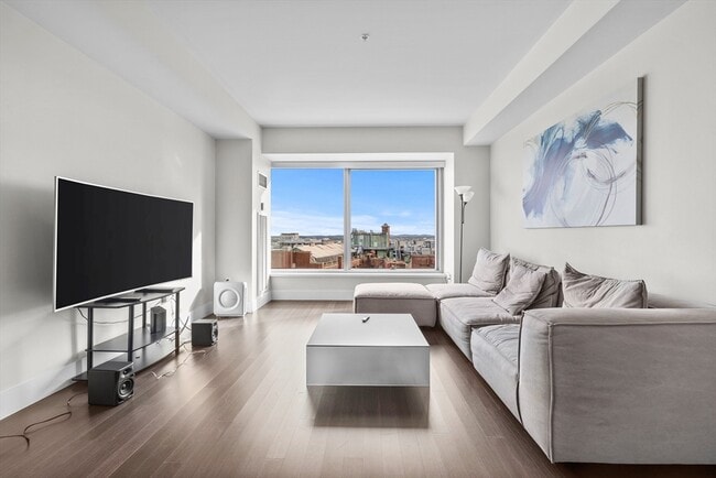 Building Photo - 110 Stuart St Unit 19A