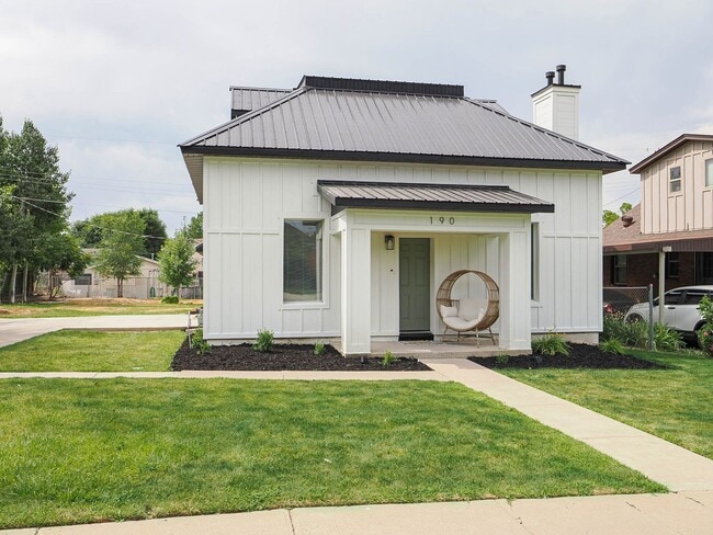 NEWLY REMODELED HISTORIC HOME IN DOWNTOWN ... - NEWLY REMODELED HISTORIC HOME IN DOWNTOWN ...