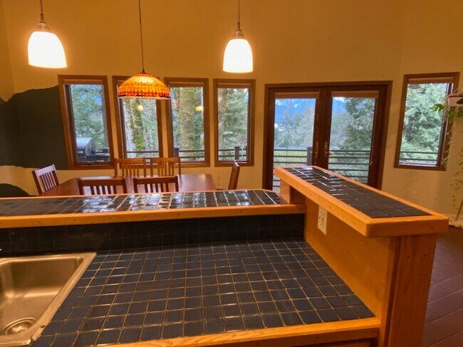 Photo - 530 NW Hot Springs Alameda Rd