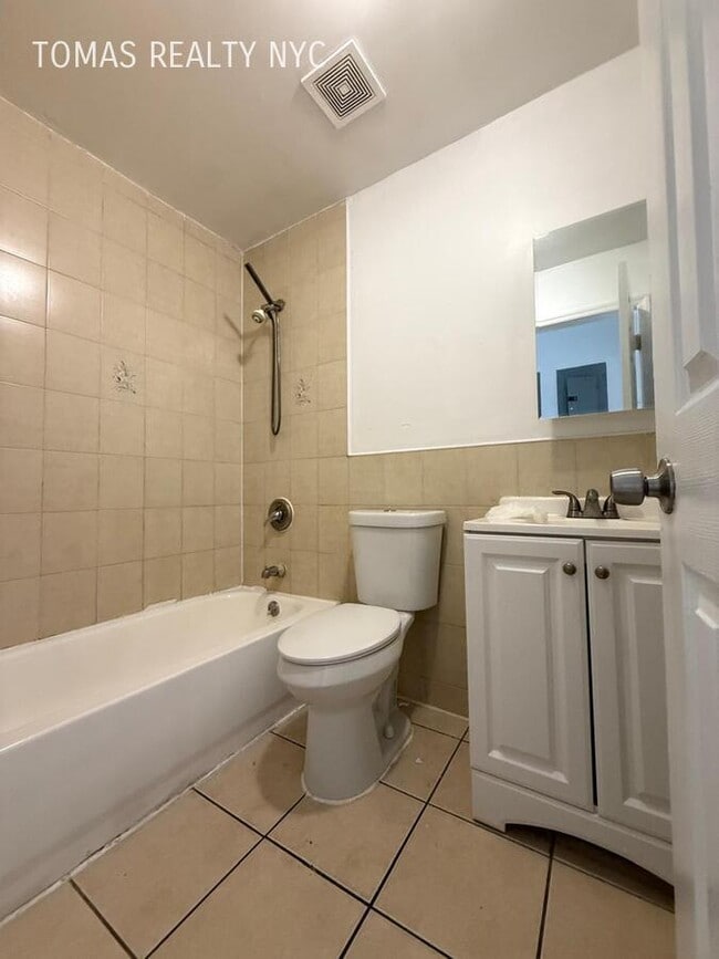 Photo - 793 Jennings St