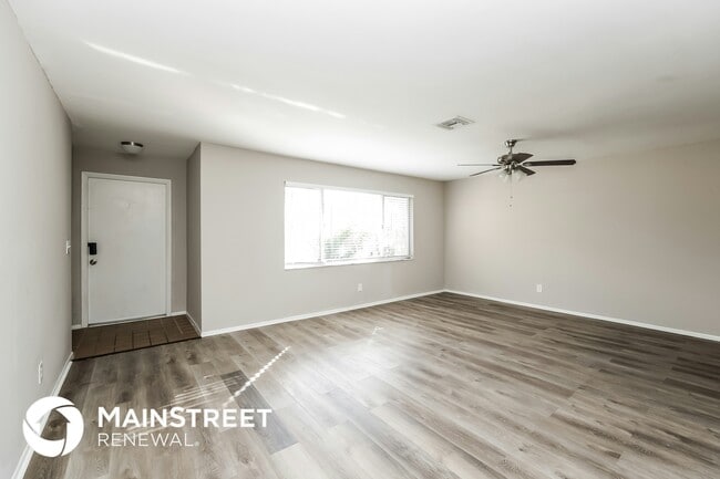 Photo - 2425 Woodland Cir