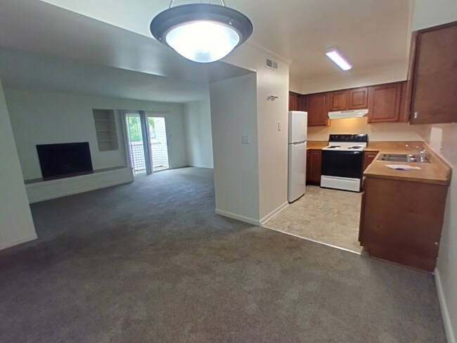 Photo - 600 Reusens Rd Unit J109