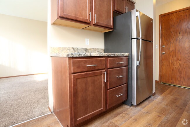 Photo - Lakeview Apartments