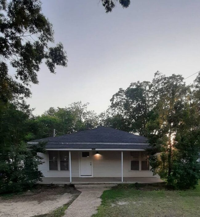 Renovated 3 Bedroom Bath Home for Rent! - Renovated 3 Bedroom Bath Home for Rent!