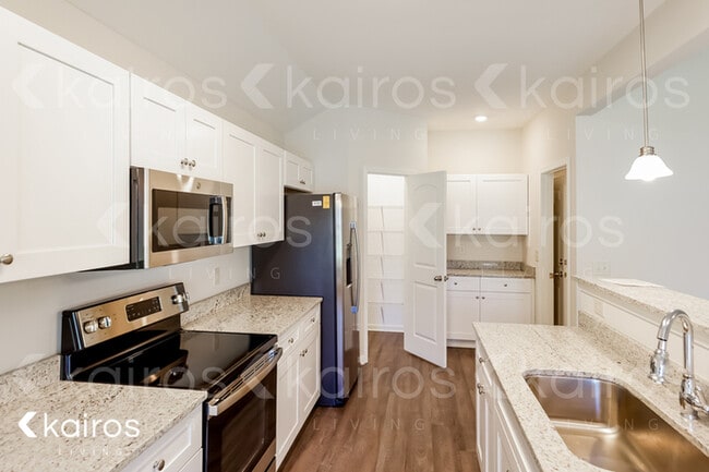 Photo - 713 Park Ln