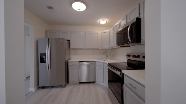 Photo - 136 Brookland Ct Unidad 8