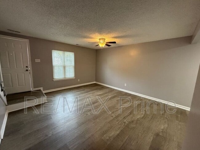 Photo - 906 Seabreeze Ct