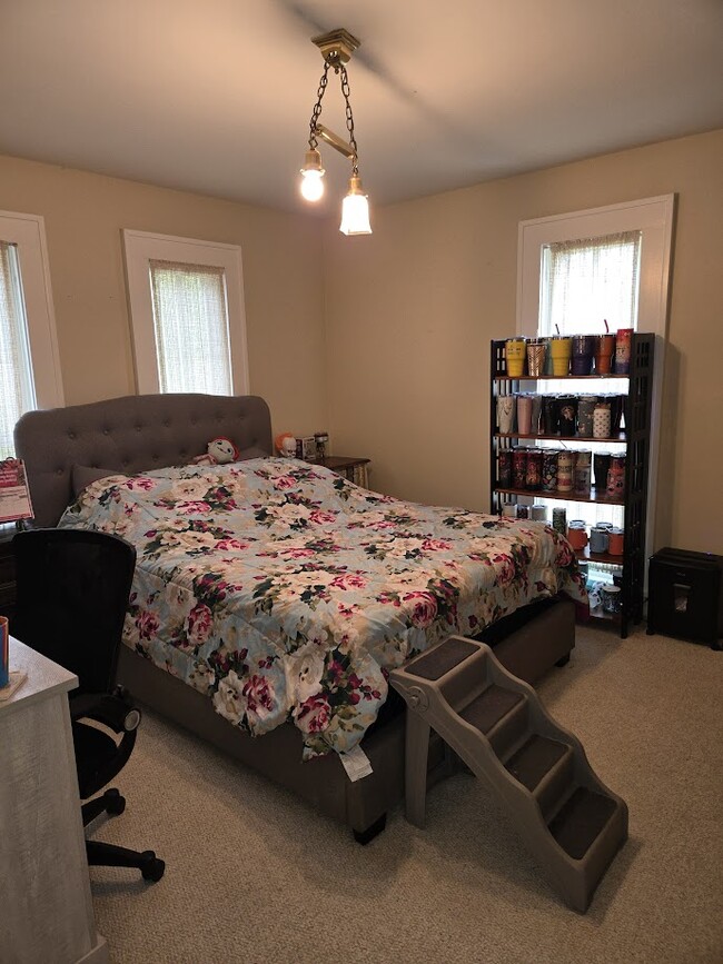 Photo - 316 E 7th St