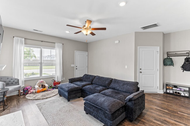 Photo - 1535 Grey Cliff Run