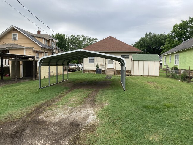 Photo - 211 E Will Rogers Blvd