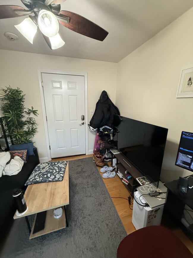 Photo - 1156 Cambridge St Unit F4