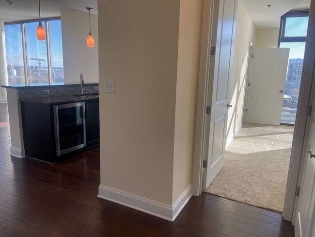 Photo - Spacious 2 Bedroom Corner Unit in Sought After Luxurious Highrise