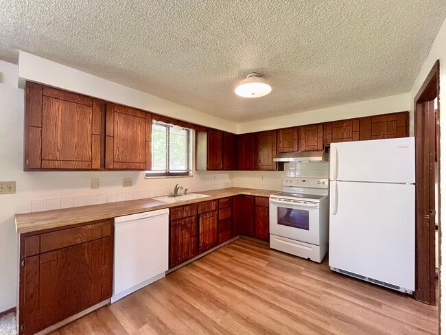 Photo - 2 Bedroom, 1 Bath Ranch Duplex, with attached 1 Car Garage in Loveland, CO